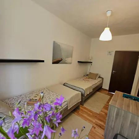 Paradajs - Pri Jazere